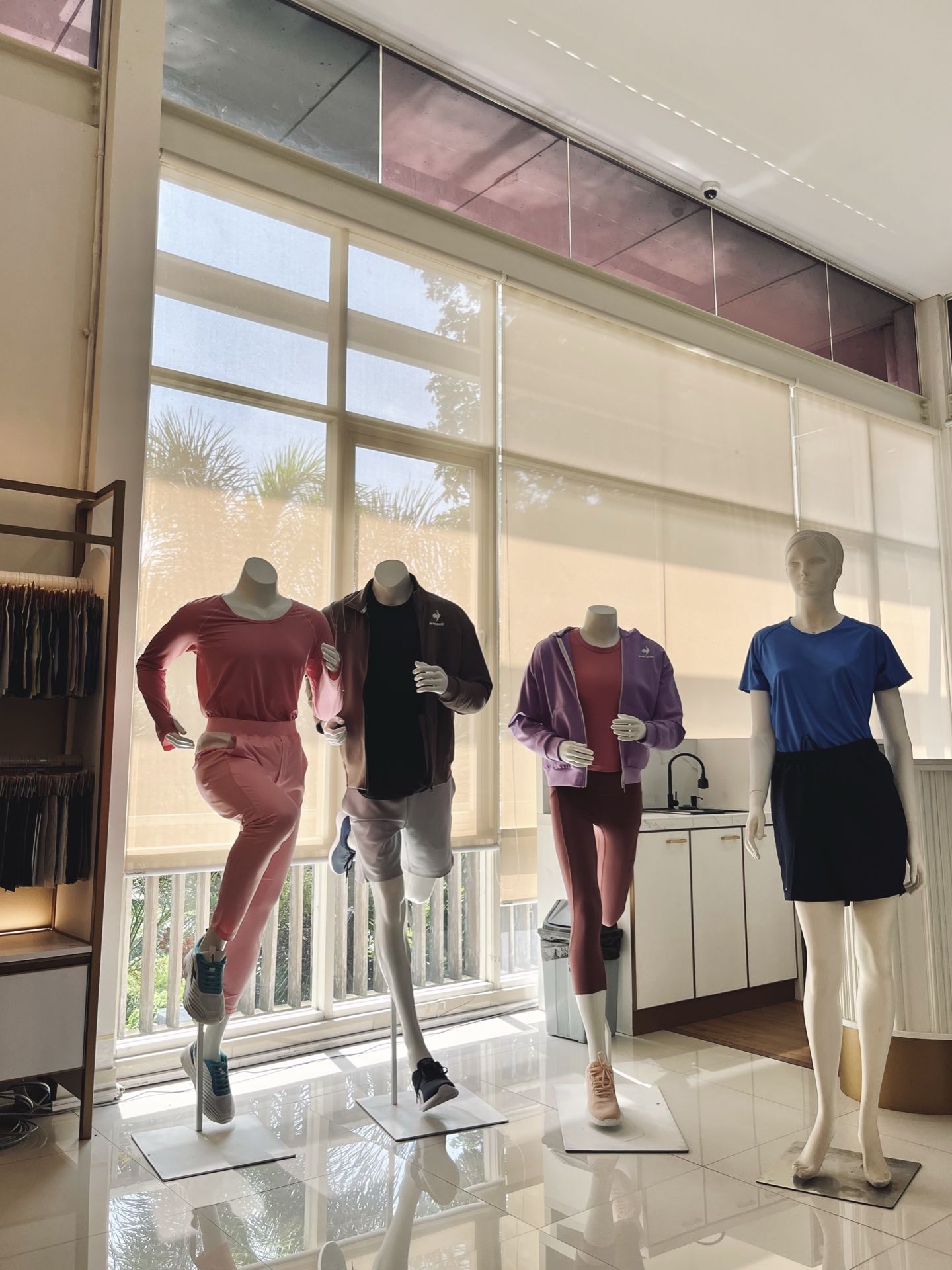 GISTEX sportswear fabrics on mannequins